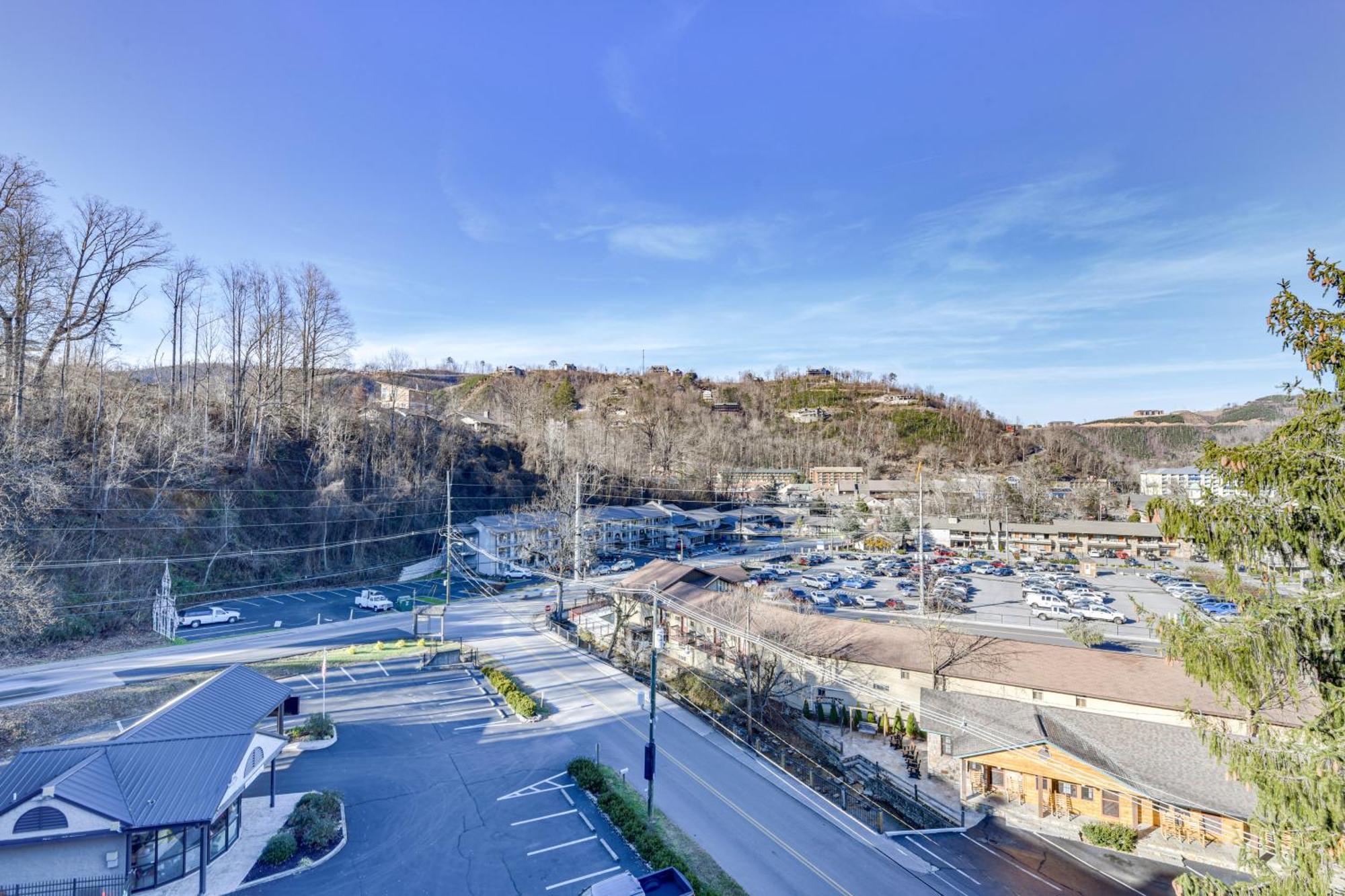 Downtown Gatlinburg Condo With Community Pool! Экстерьер фото